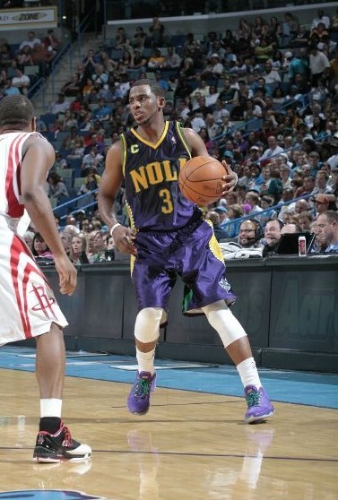 在攻防两端 在攻防两端