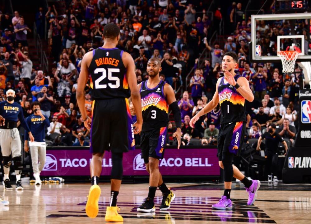 大学生足球 大学生足球