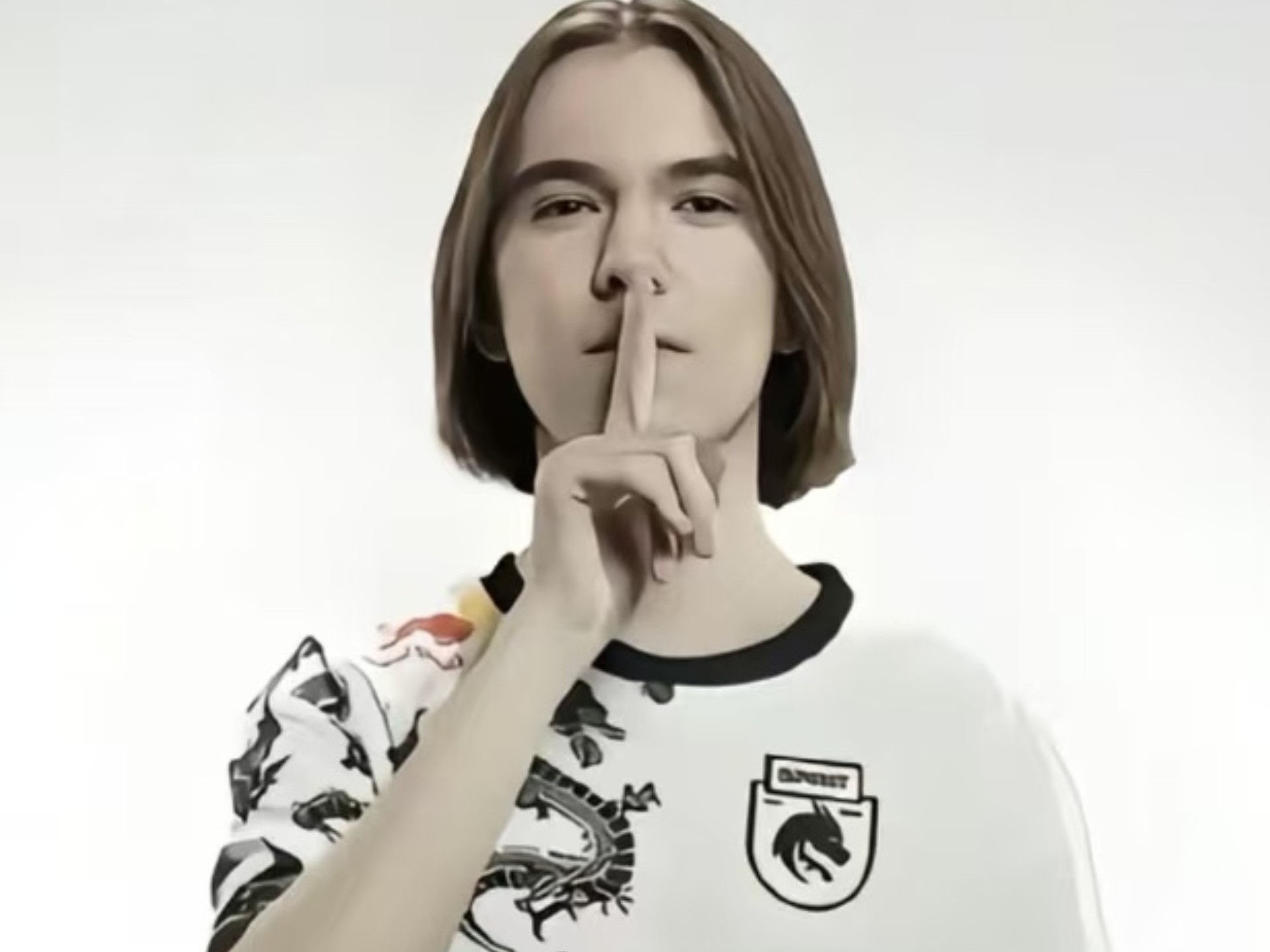 后腰与边后